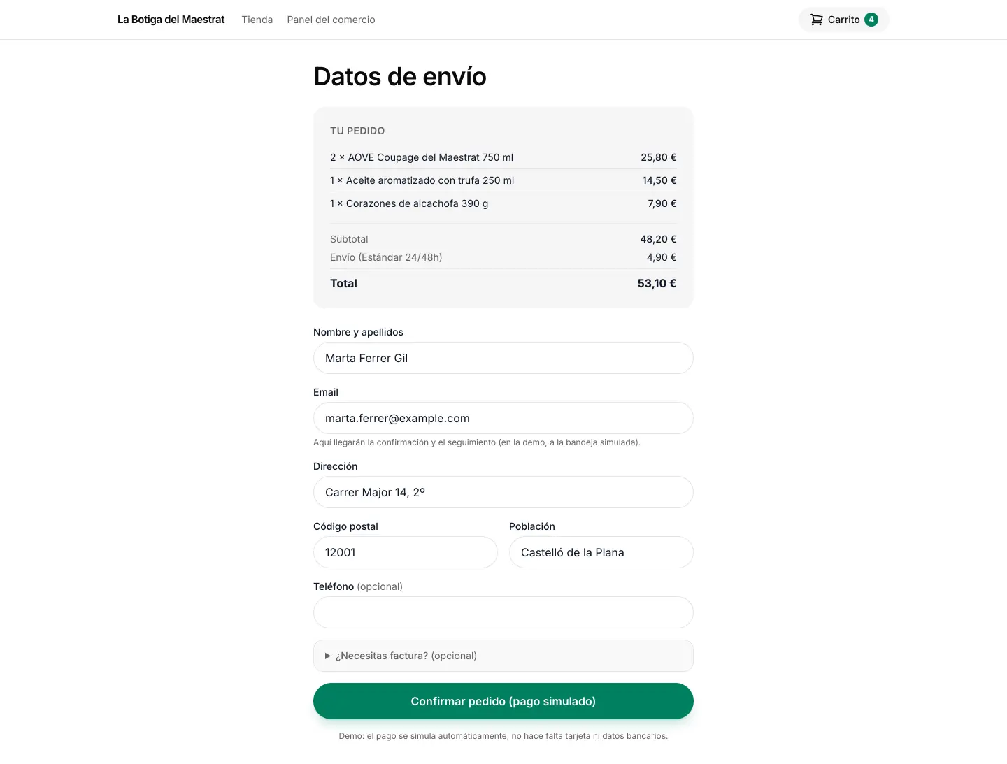 Checkout de demostración con subtotal, envío, total, datos de entrega y botón de pago simulado