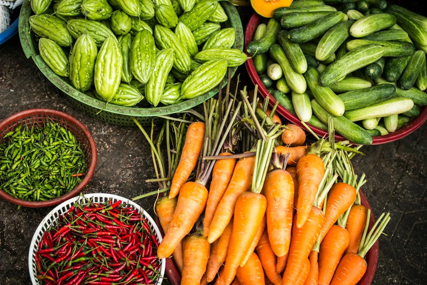Zanahorias y verduras frescas de mercado